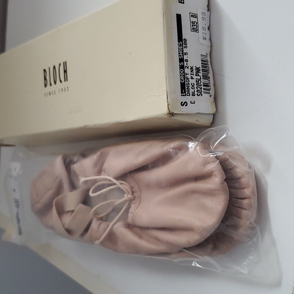 Bloch Soft Toe Ballet Shoe In Pink- size 6 (size 3.5B) - Picture 4 of 4